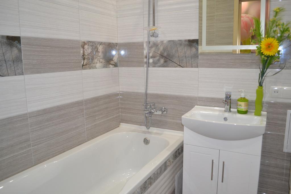 Apartment On Yuvilejnyj Avenue Charkiw Exterior foto